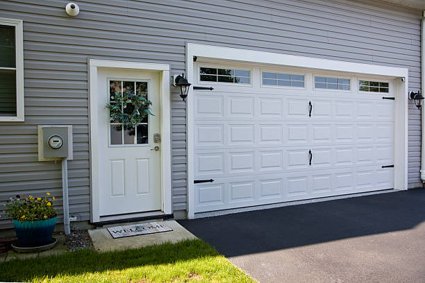 24/7 Emergency Garage Door Panel Replacement experts in Lowell, OR